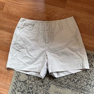 Gap Size 2 Off White Shorts